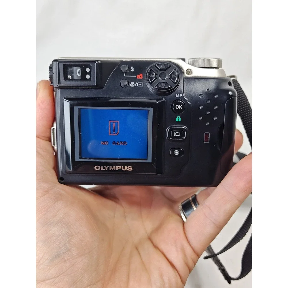 Olympus Camedia C-2020 Z Digital Camera 2.1MP Vintage Y2K Digicam & Bag & Memory